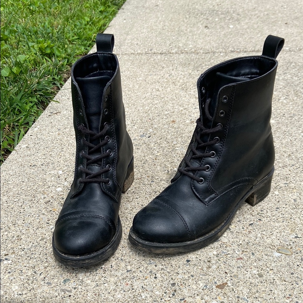 Black Will’s Vegan Leather Lace-up boots
